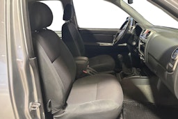 Harmaa Isuzu D-Max 2011 kuva 11.