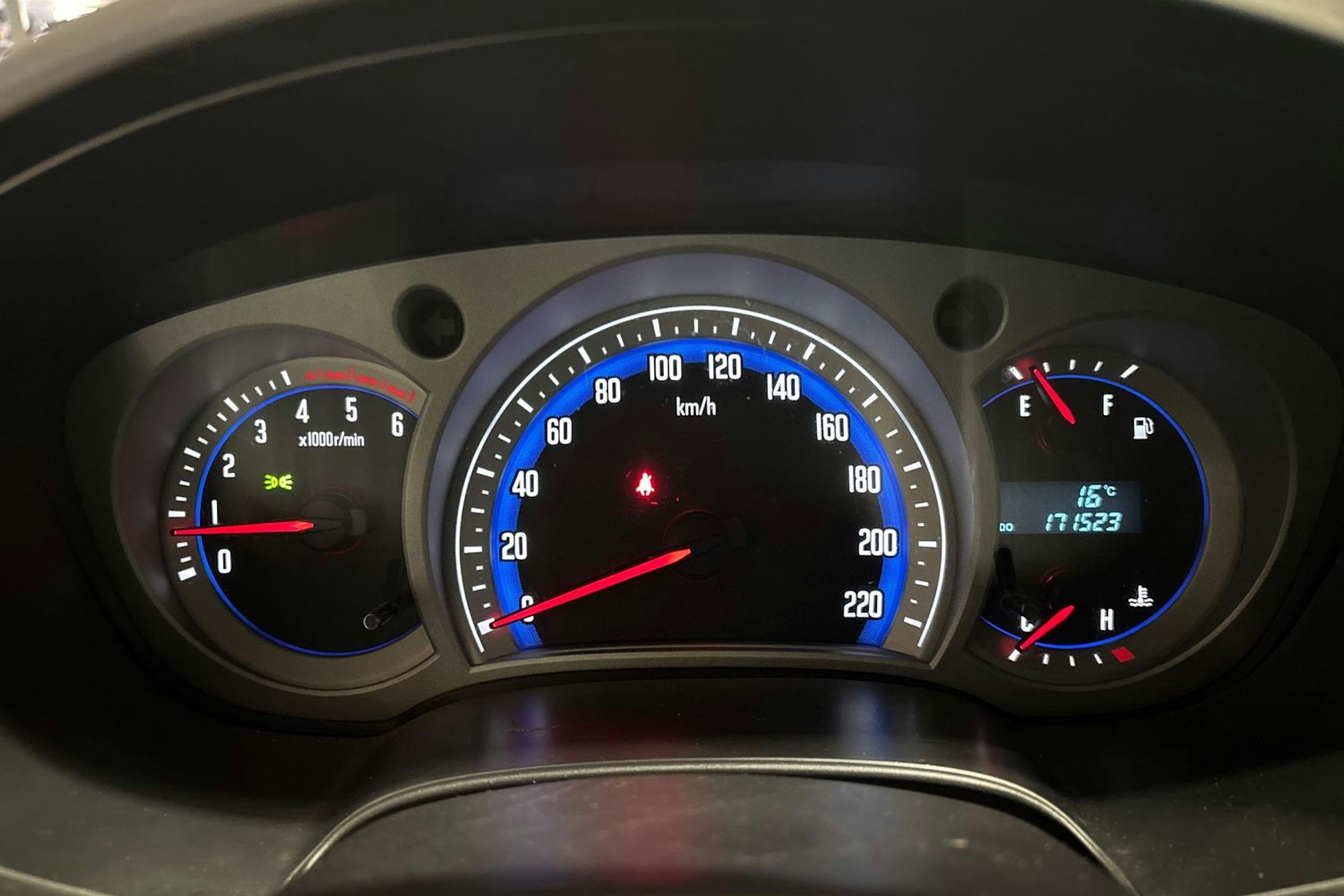 Harmaa Isuzu D-Max 2011 kuva 15.