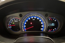 Harmaa Isuzu D-Max 2011 kuva 15.