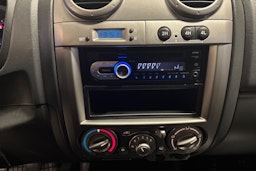 Harmaa Isuzu D-Max 2011 kuva 16.