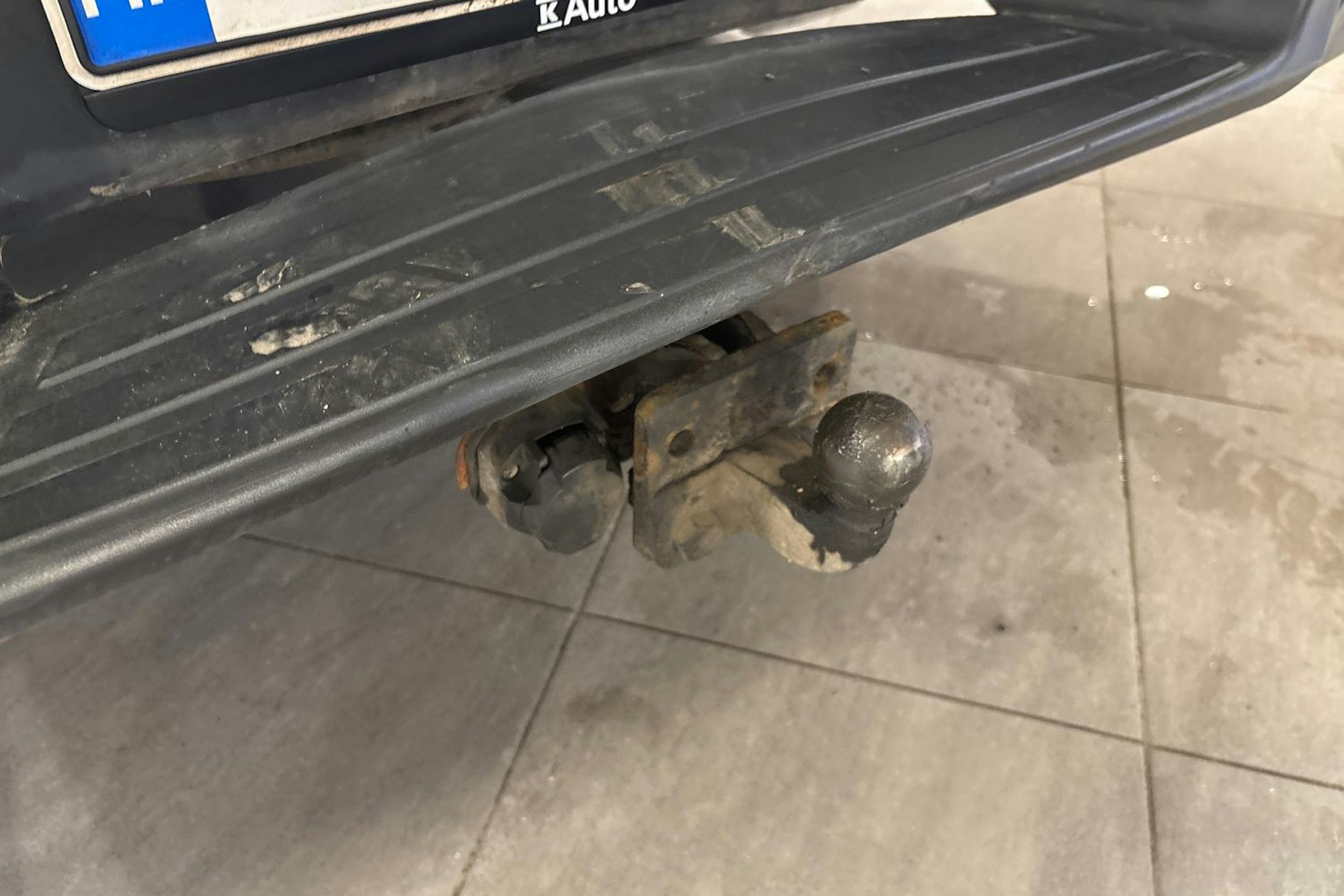 Harmaa Isuzu D-Max 2011 kuva 18.