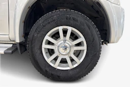 hopea Isuzu D-Max 2011 kuva 9.