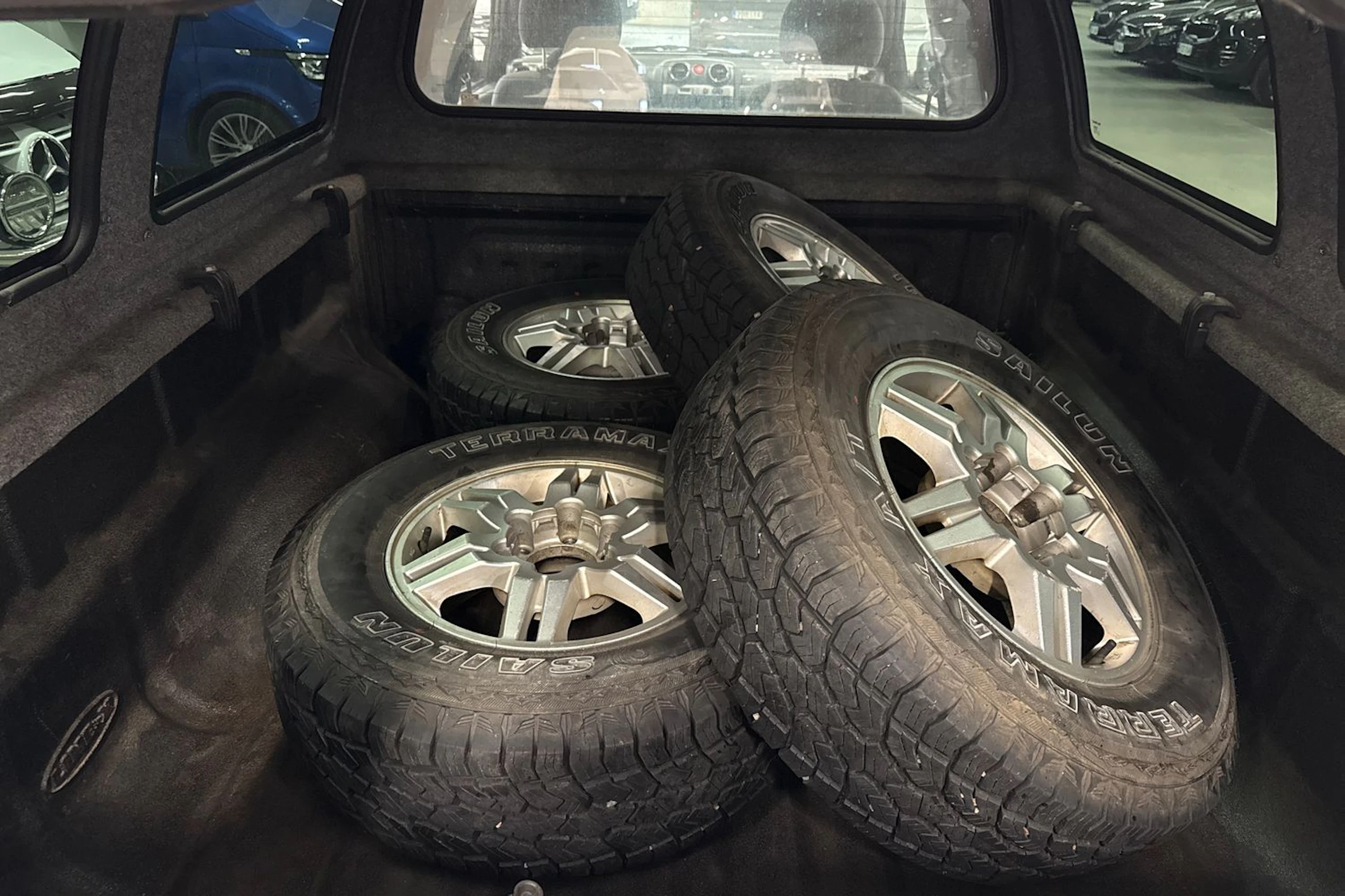 hopea Isuzu D-Max 2011 kuva 10.