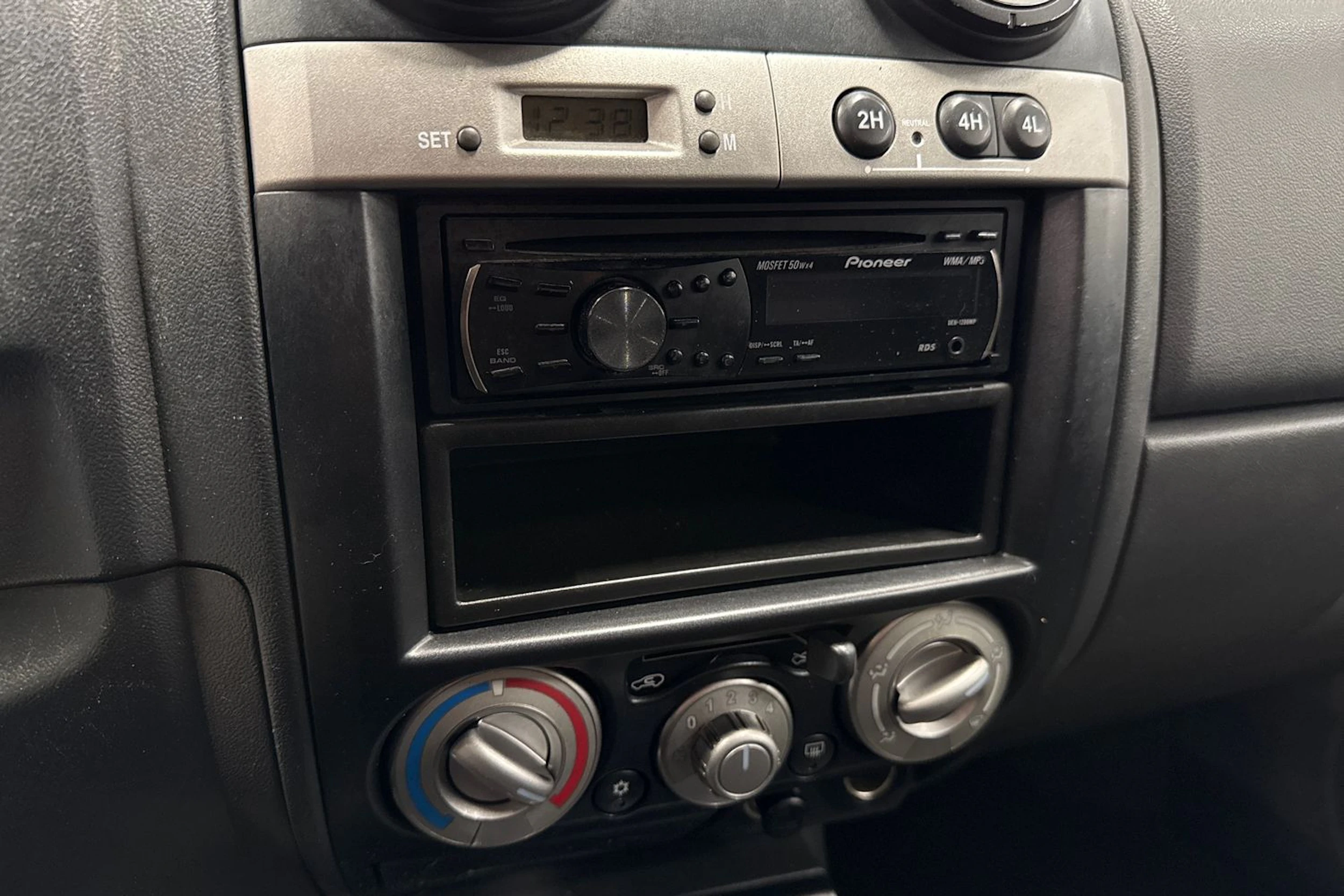 hopea Isuzu D-Max 2011 kuva 15.