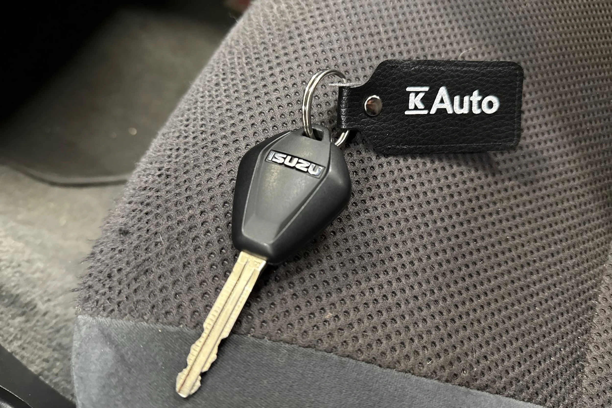 hopea Isuzu D-Max 2011 kuva 16.