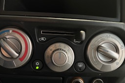 ruskea (beige) Isuzu D-Max 2011 kuva 19.