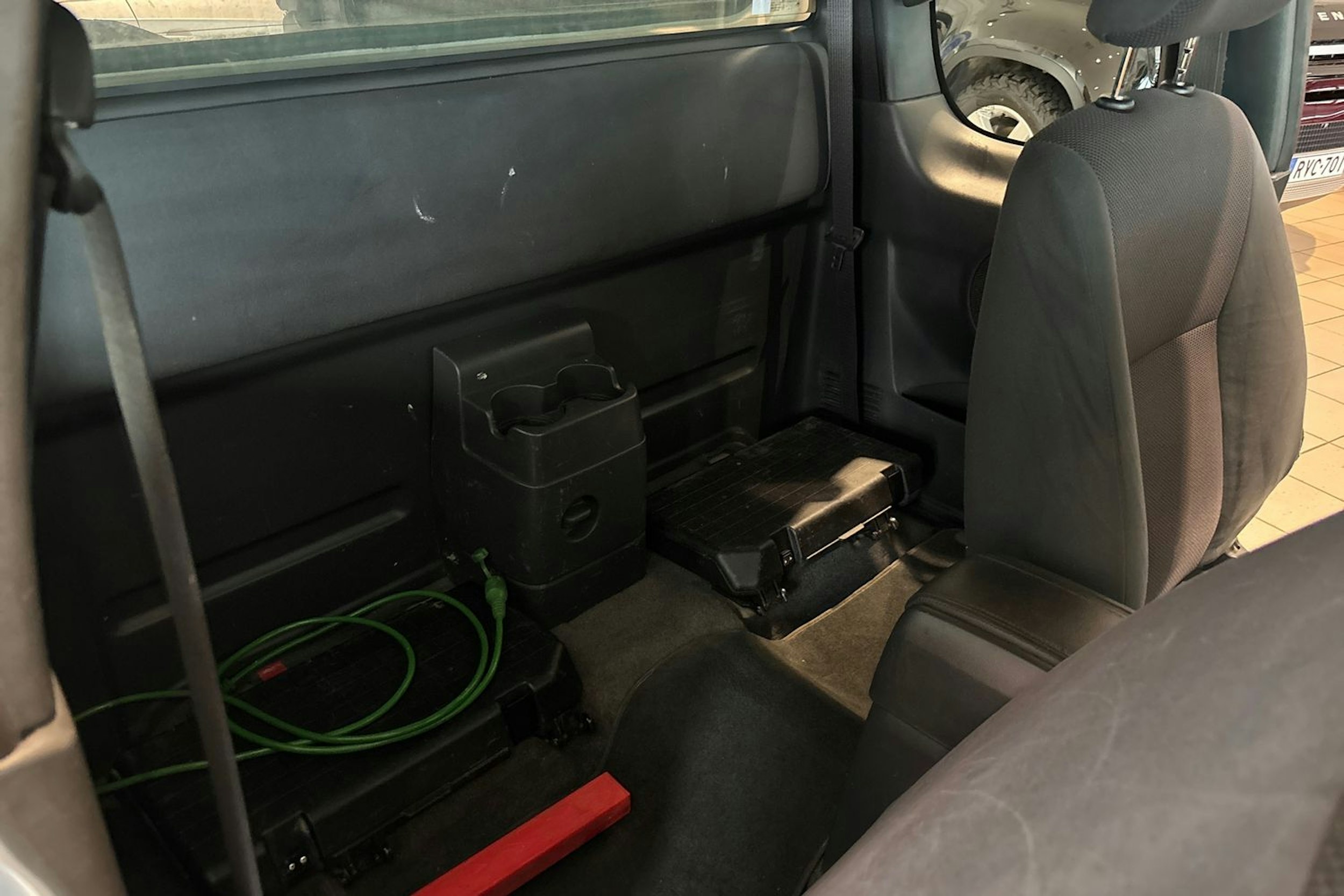 ruskea (beige) Isuzu D-Max 2011 kuva 23.