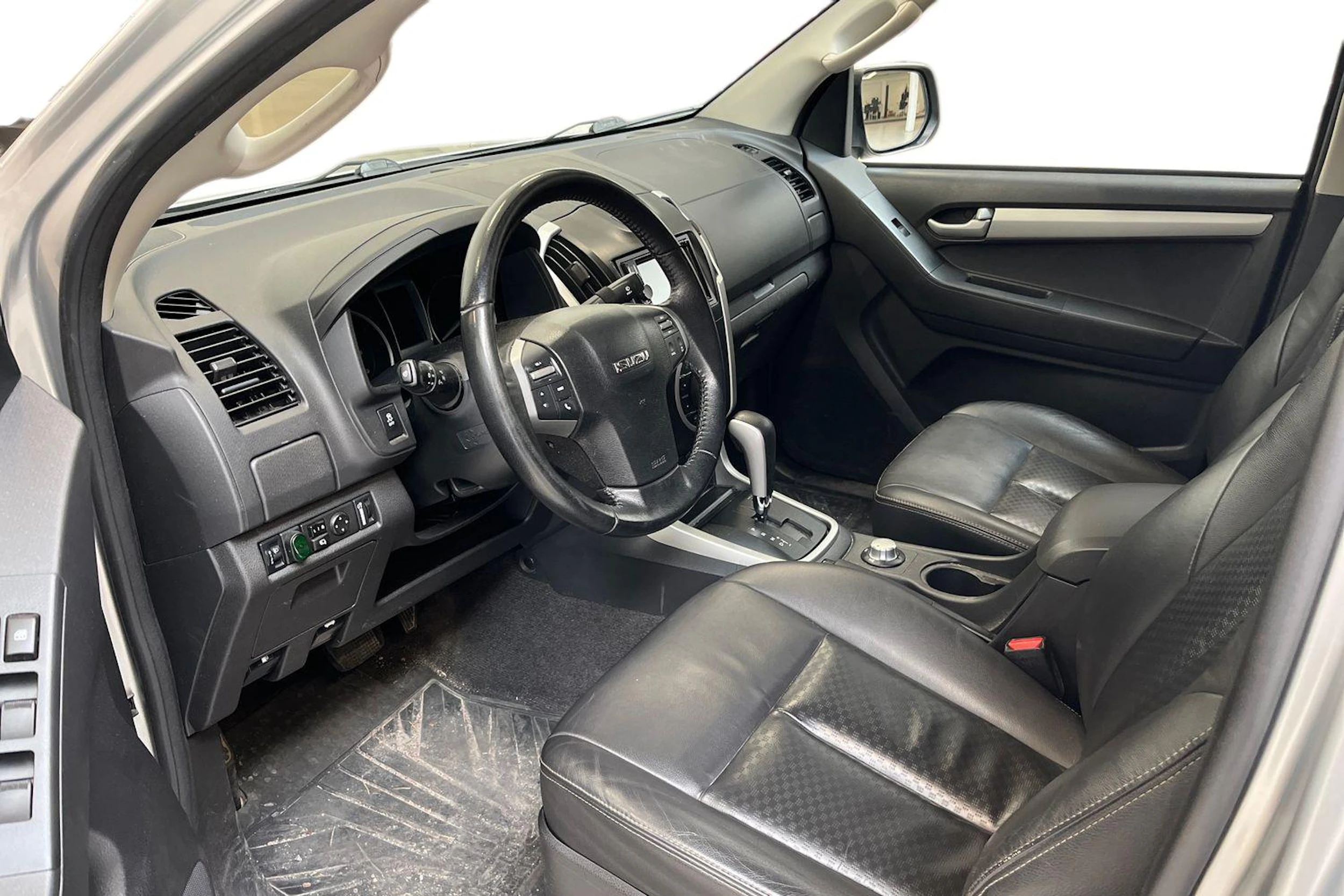 hopea Isuzu D-Max 2015 kuva 3.
