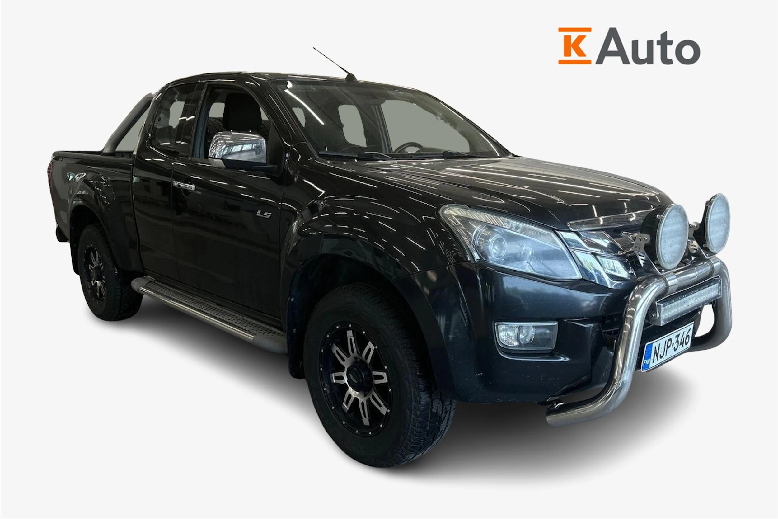 musta Isuzu D-Max 2015 kuva 1.