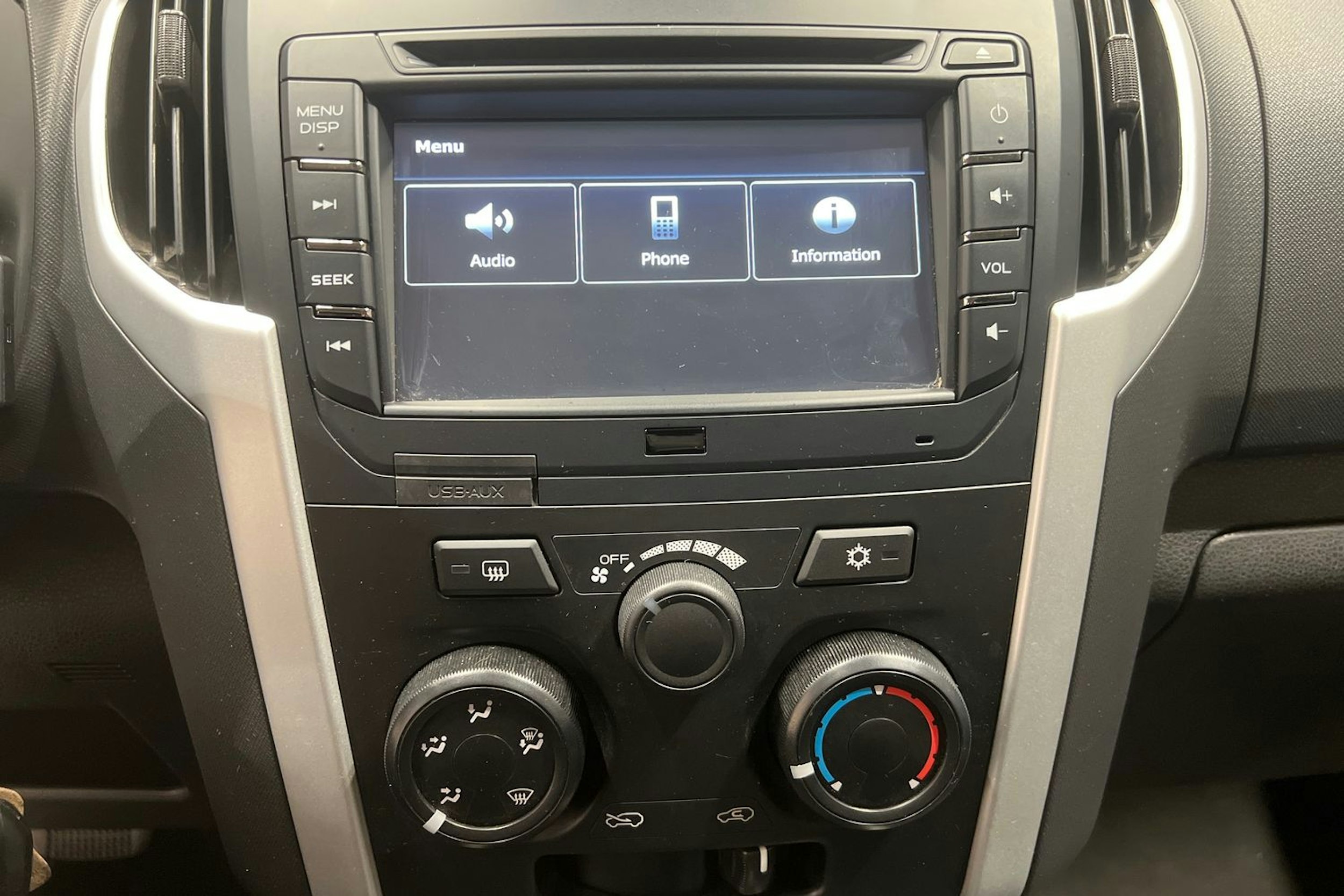 harmaa Isuzu D-Max 2017 kuva 14.