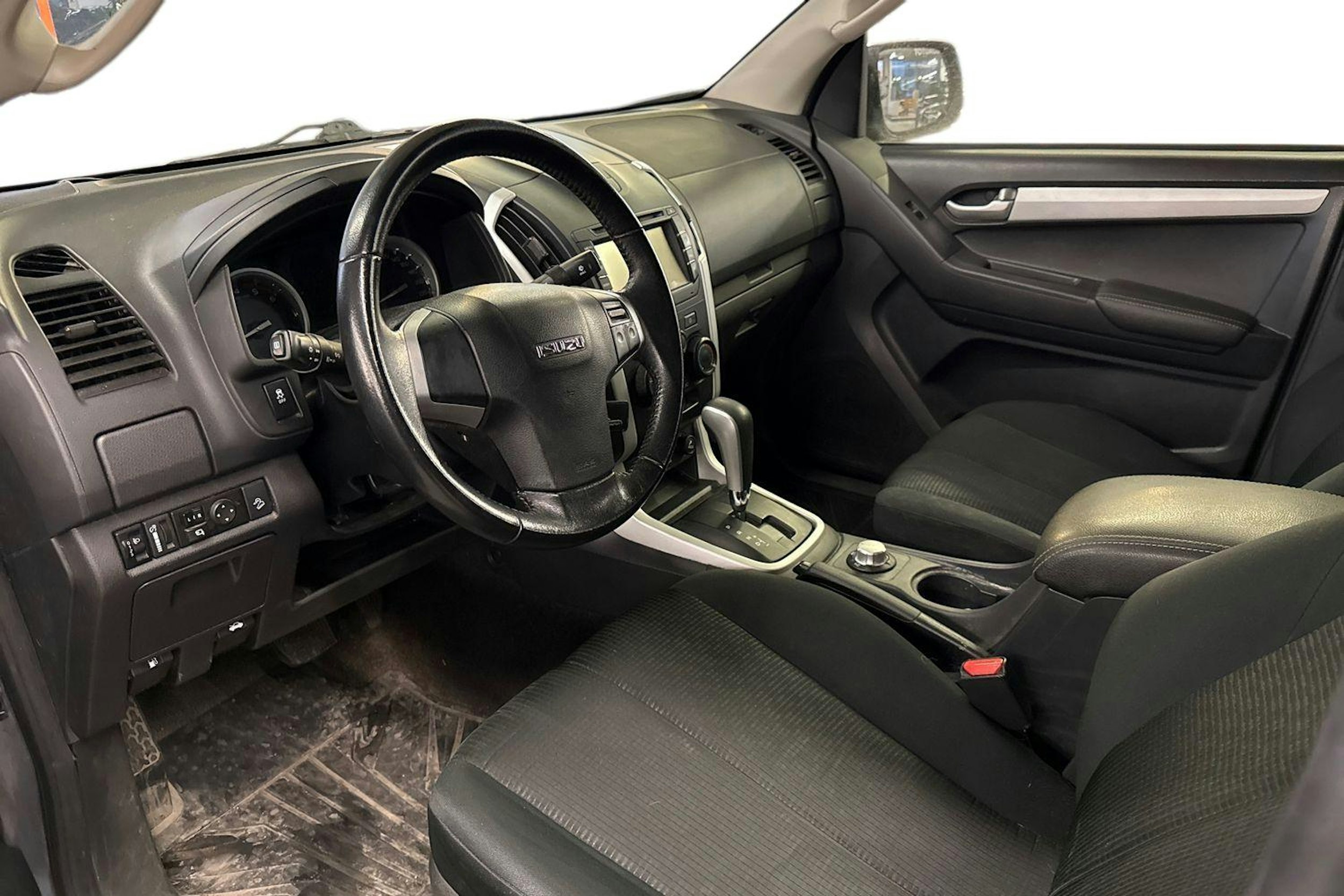 harmaa Isuzu D-Max 2018 kuva 3.