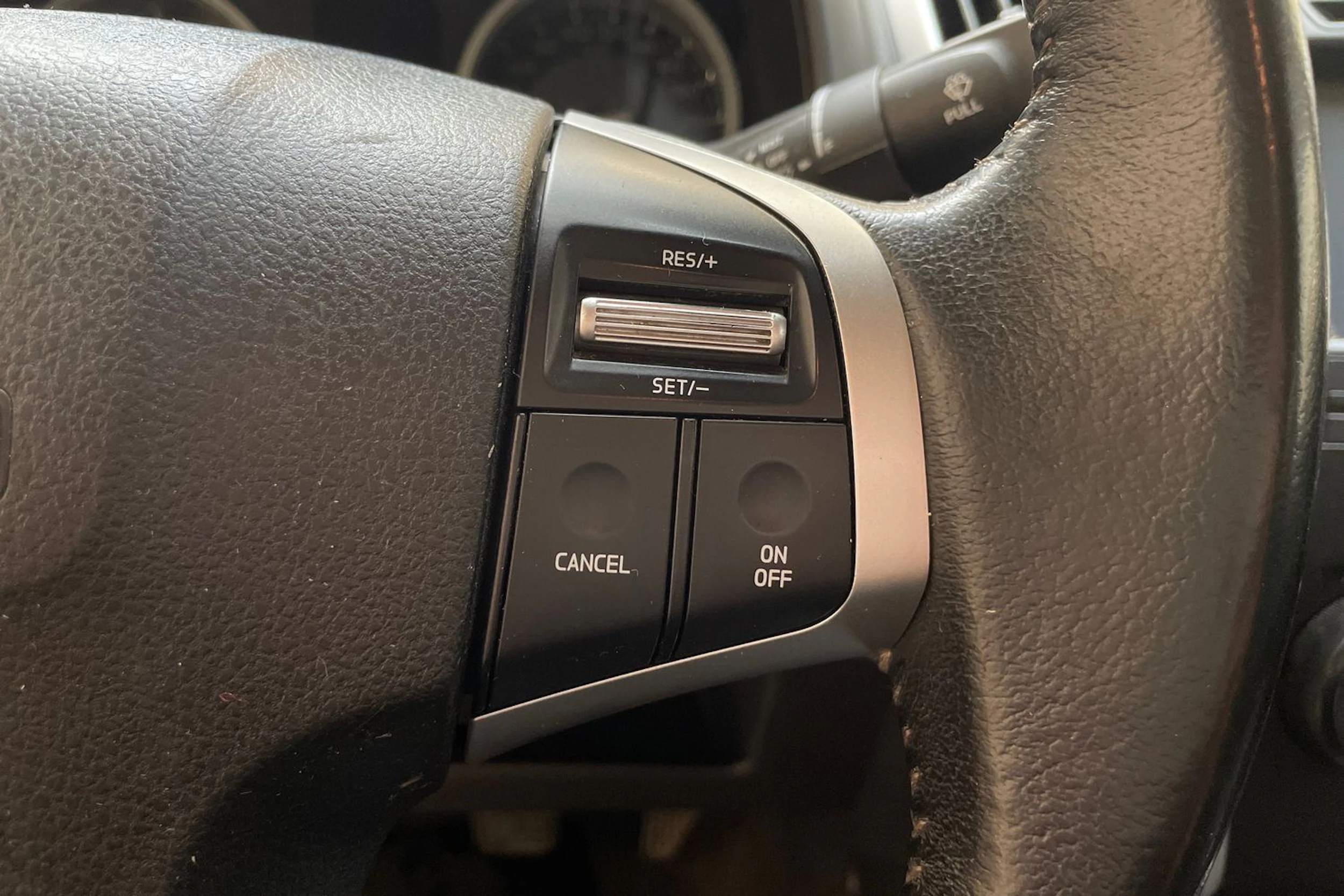 musta Isuzu D-Max 2018 kuva 18.