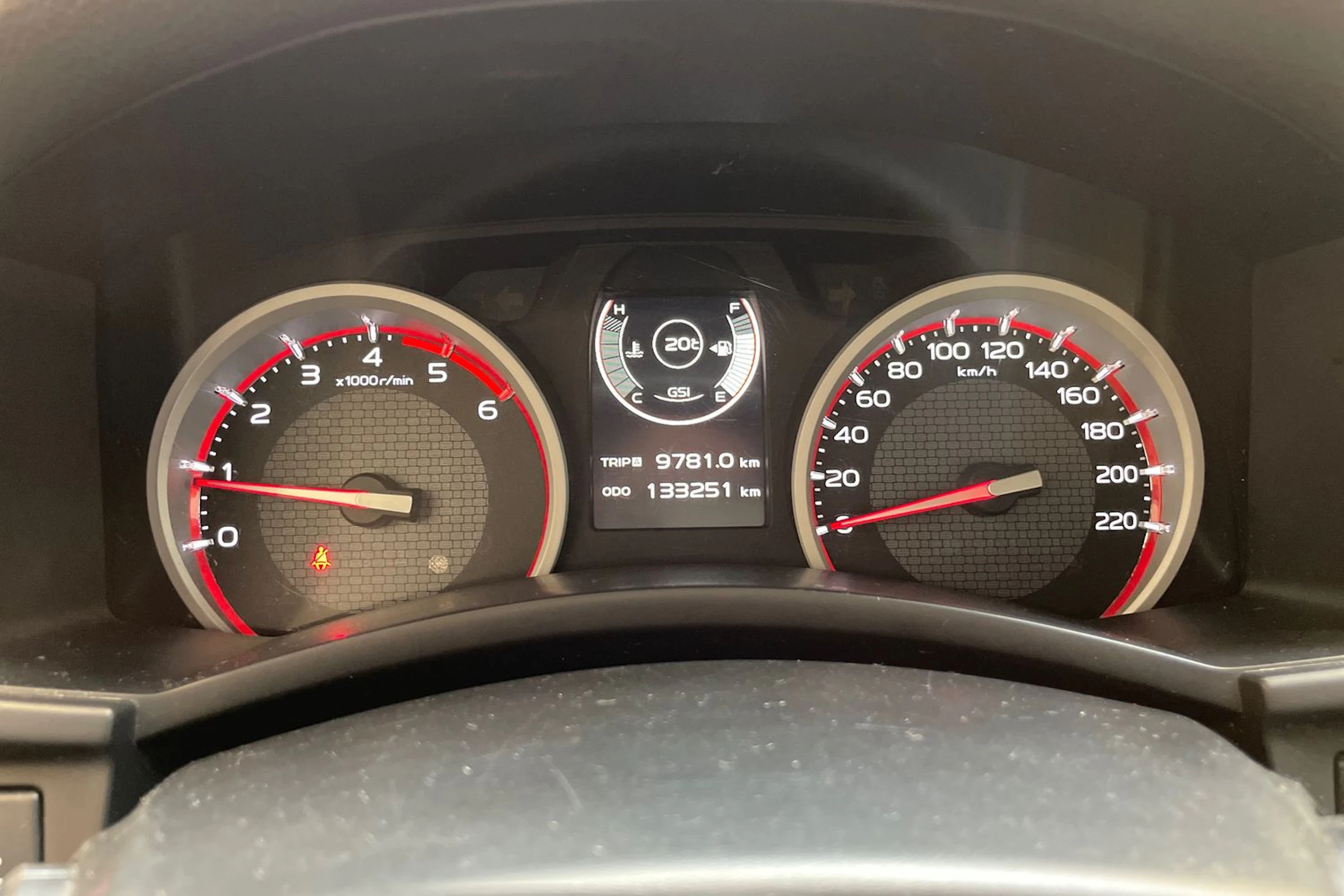 musta Isuzu D-Max 2018 kuva 19.