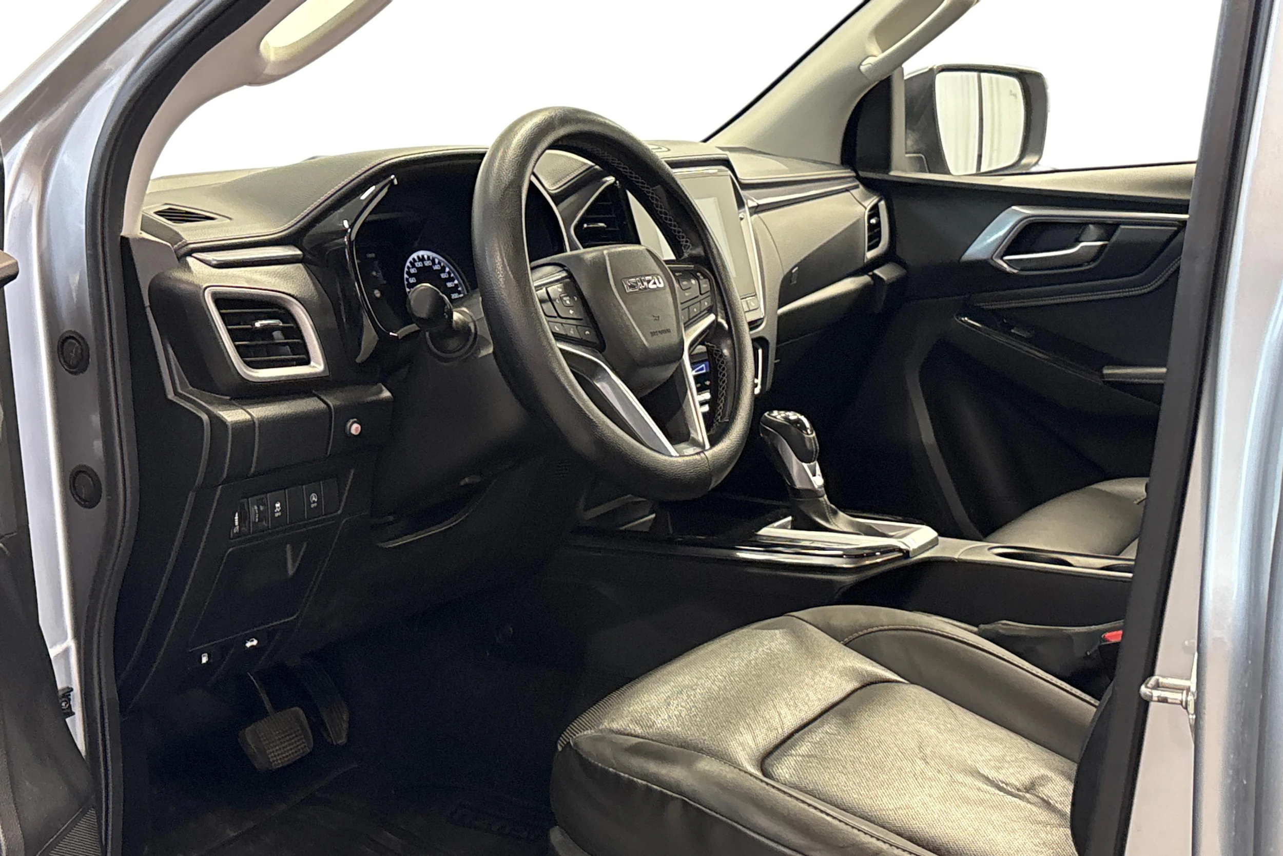 hopea Isuzu D-Max 2021 kuva 3.