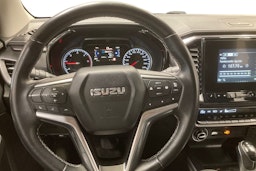 musta Isuzu D-Max 2021 kuva 9.