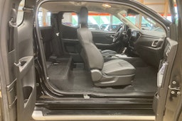 musta Isuzu D-Max 2021 kuva 22.