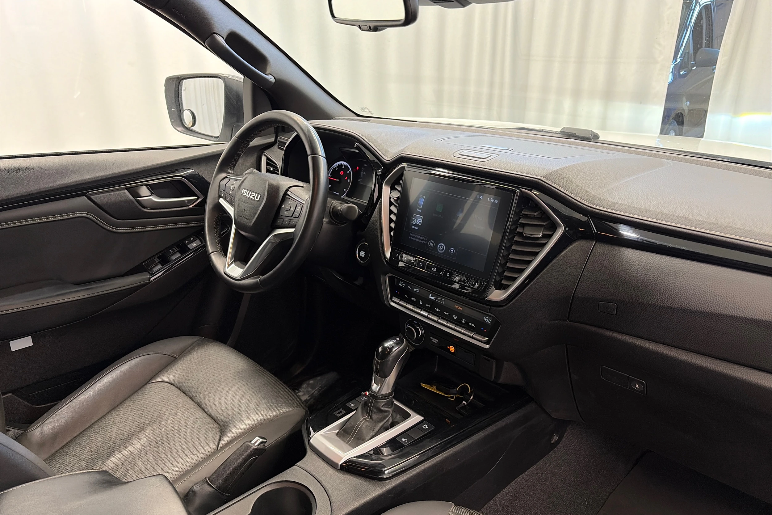 valkoinen Isuzu D-Max 2022 kuva 12.