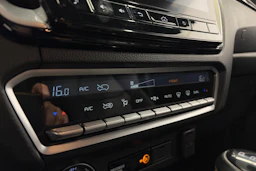 valkoinen Isuzu D-Max 2022 kuva 13.