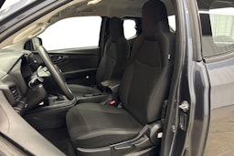 harmaa Isuzu D-Max 2024 kuva 9.