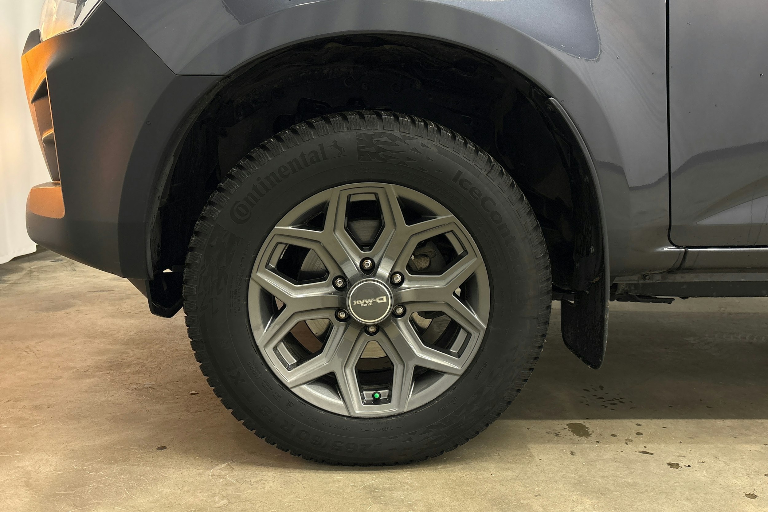 harmaa Isuzu D-Max 2024 kuva 20.