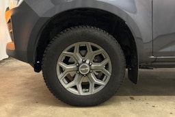 harmaa Isuzu D-Max 2024 kuva 20.