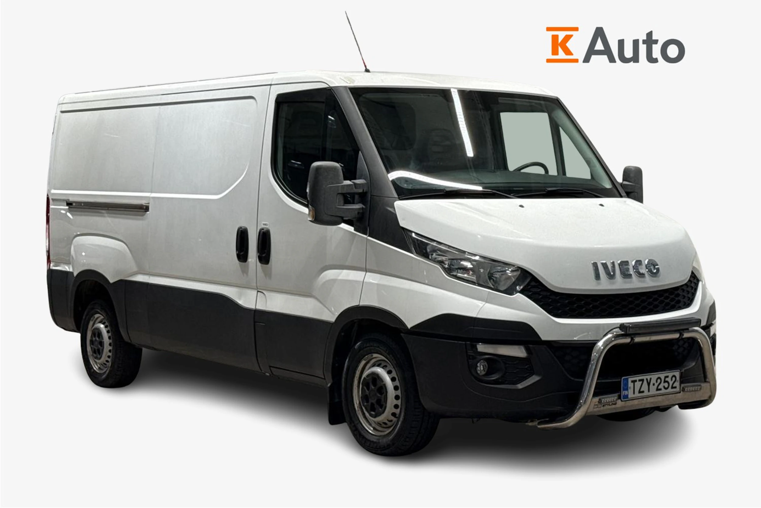 Valkoinen Iveco 35.S13V 2015 kuva 1.