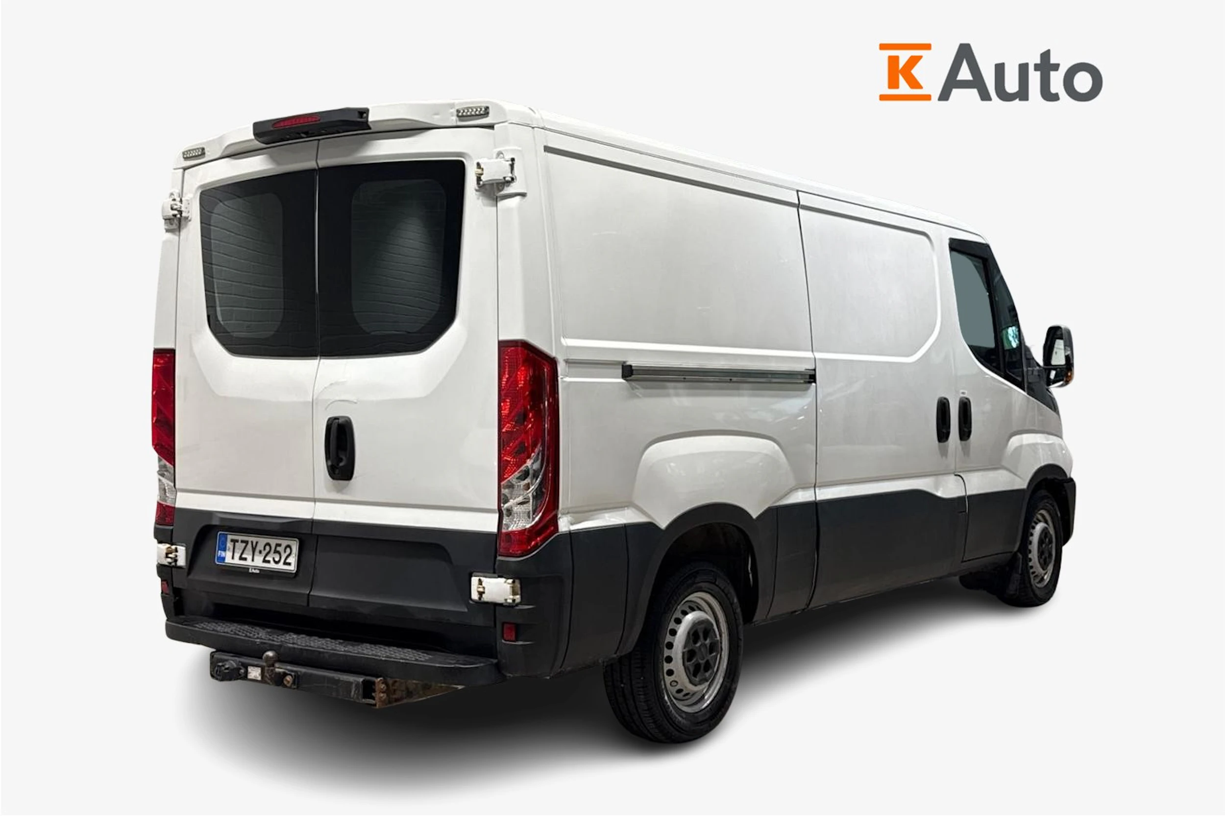 Valkoinen Iveco 35.S13V 2015 kuva 3.