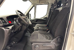 Valkoinen Iveco 35.S13V 2015 kuva 9.