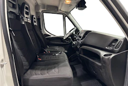 Valkoinen Iveco 35.S13V 2015 kuva 11.