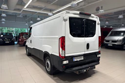 Valkoinen Iveco 35.S13V 2015 kuva 15.