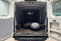 Valkoinen Iveco 35.S13V 2015 kuva 16.