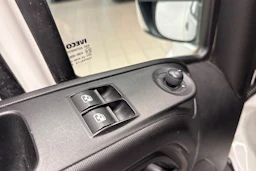 Valkoinen Iveco 35.S13V 2015 kuva 23.