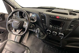 Valkoinen Iveco 35S16 2021 kuva 9.