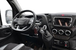 Harmaa Iveco 35S21 2022 kuva 3.