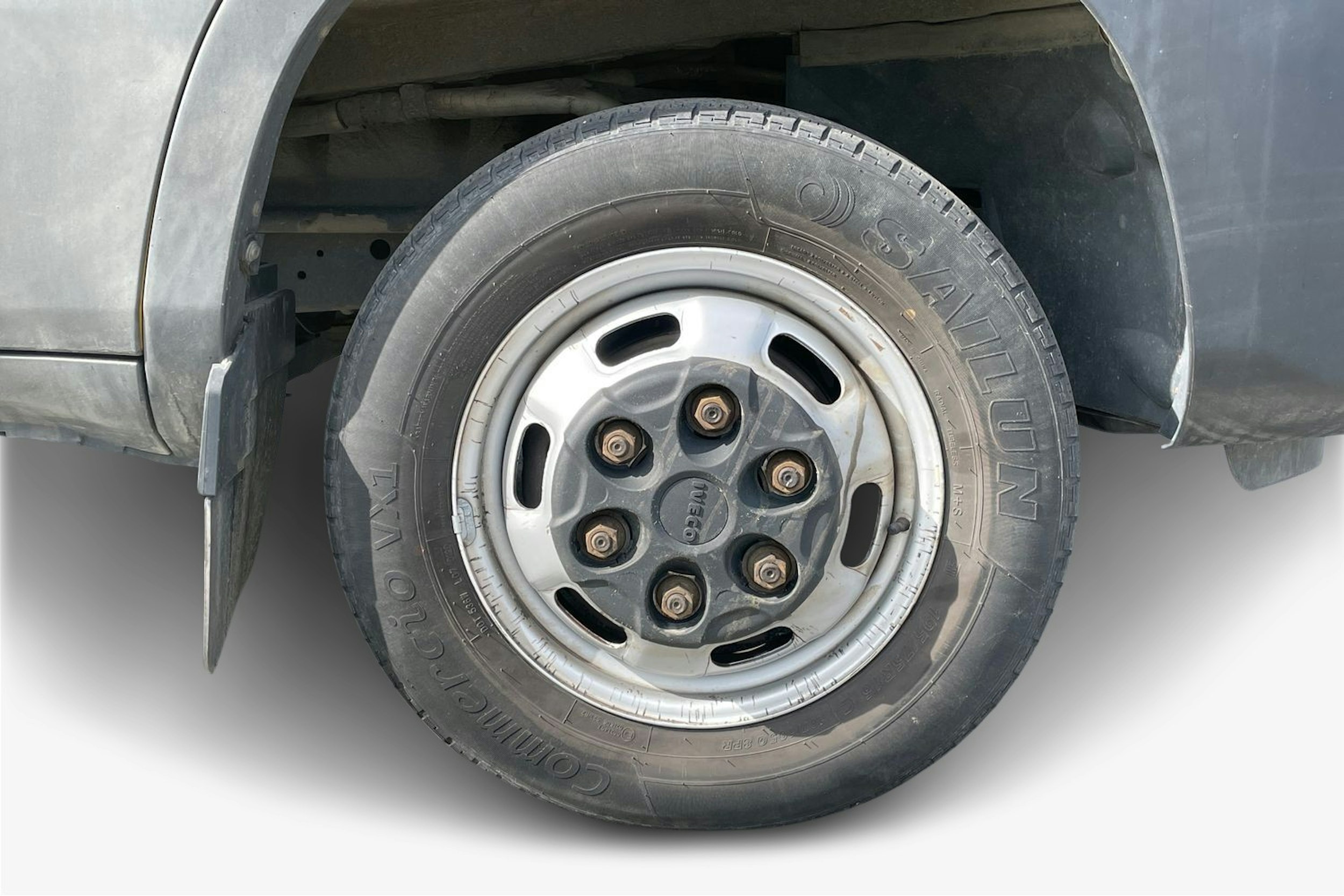 Keltainen Iveco 50C18 2018 kuva 8.