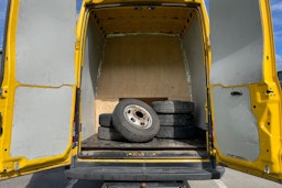 Keltainen Iveco 50C18 2018 kuva 18.