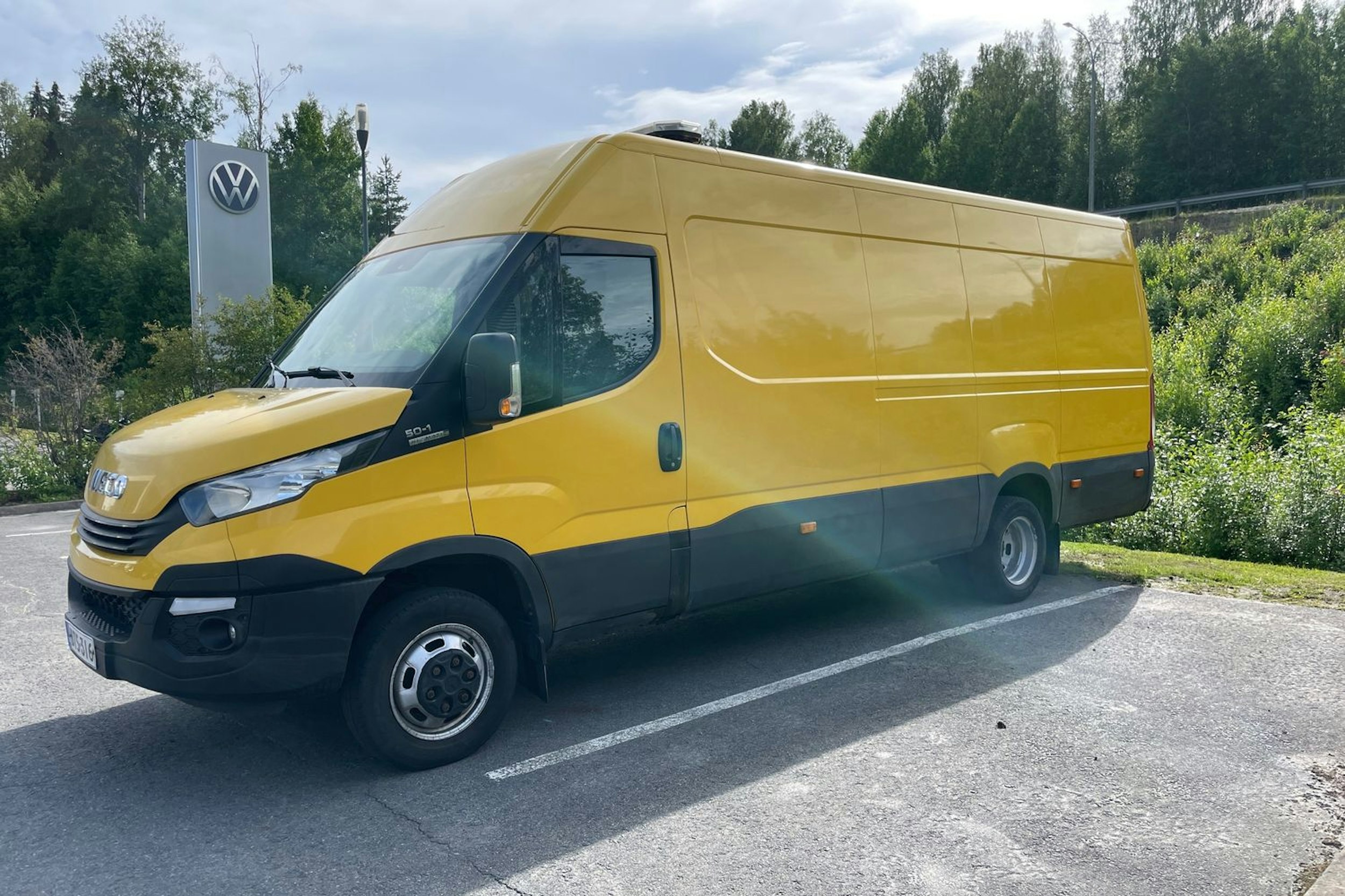 Keltainen Iveco 50C18 2018 kuva 21.