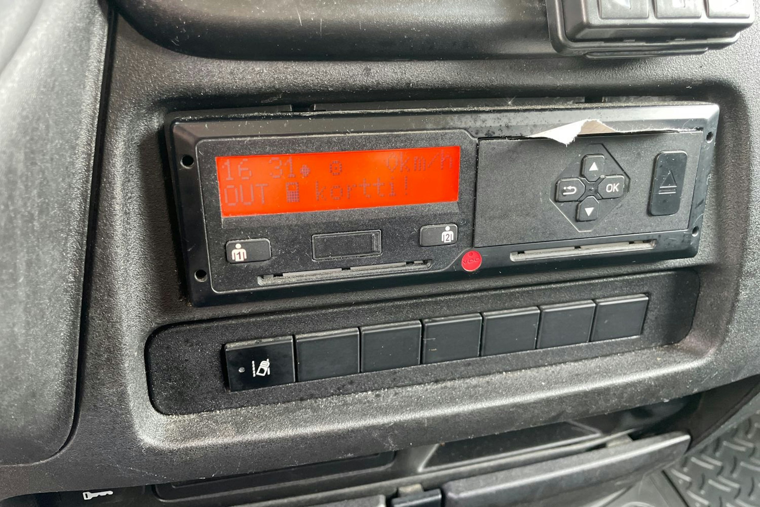 Keltainen Iveco 50C18 2018 kuva 28.