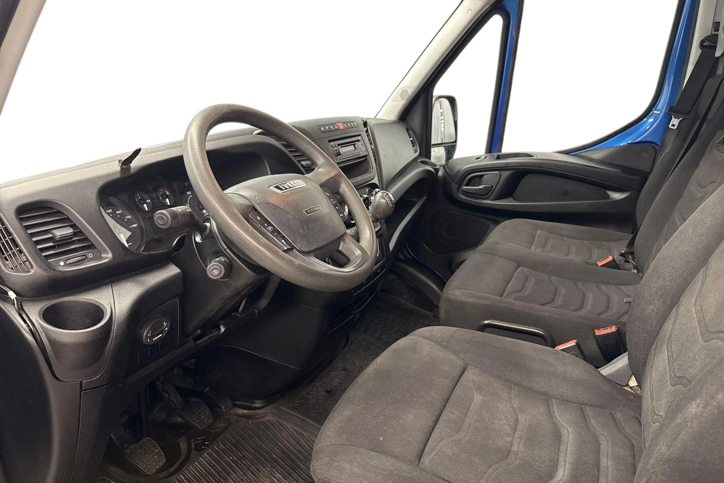 sininen Iveco Daily 2016 kuva 8.
