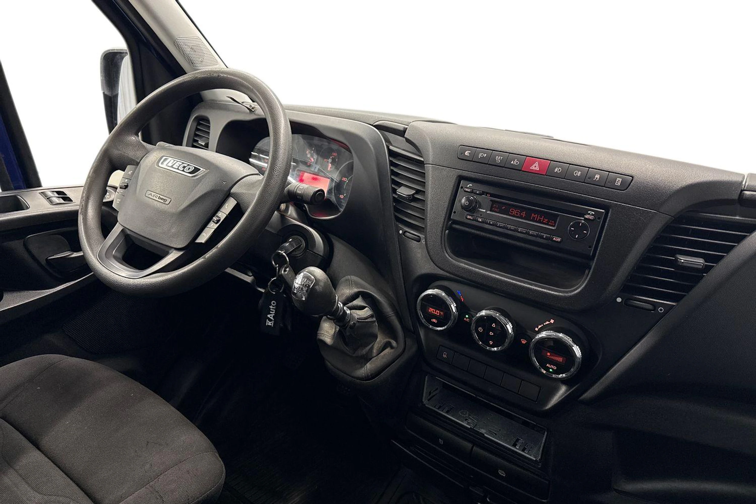 sininen Iveco Daily 2016 kuva 11.