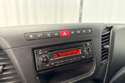 sininen Iveco Daily 2016 kuva 21.