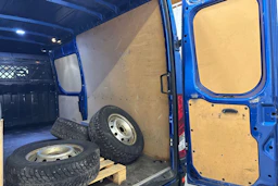 sininen Iveco Daily 2016 kuva 25.