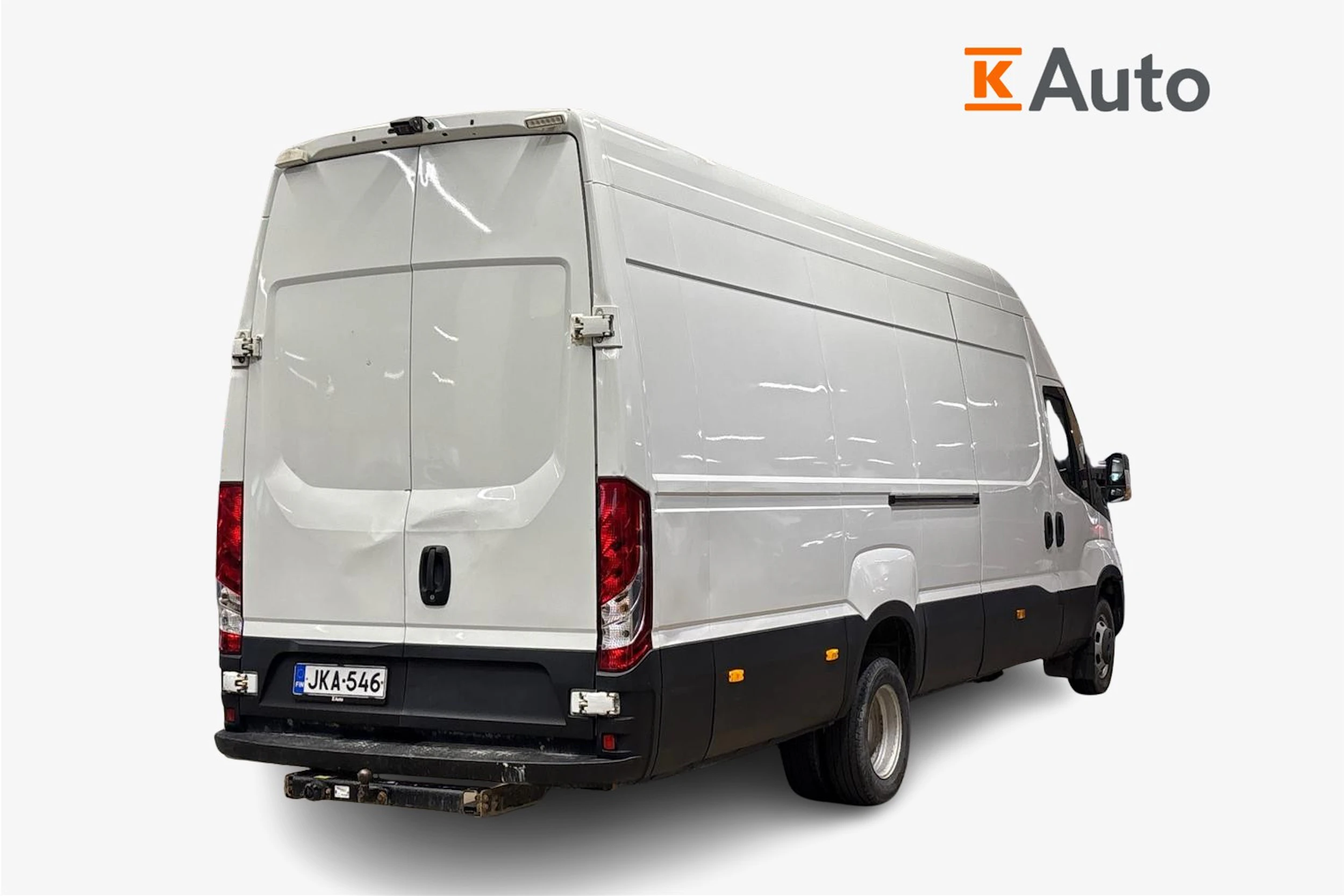 valkoinen Iveco Daily 2016 kuva 3.