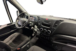valkoinen Iveco Daily 2016 kuva 9.