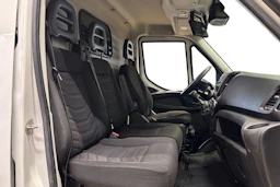valkoinen Iveco Daily 2016 kuva 11.