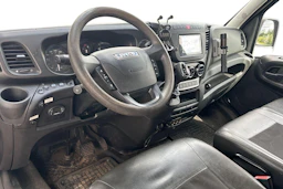 musta Iveco Daily 2016 kuva 3.