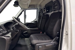 valkoinen Iveco Daily 2016 kuva 6.
