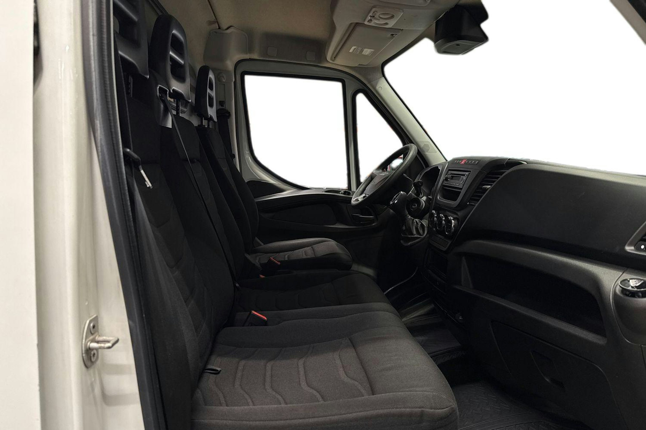 valkoinen Iveco Daily 2016 kuva 8.
