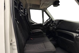 valkoinen Iveco Daily 2016 kuva 8.