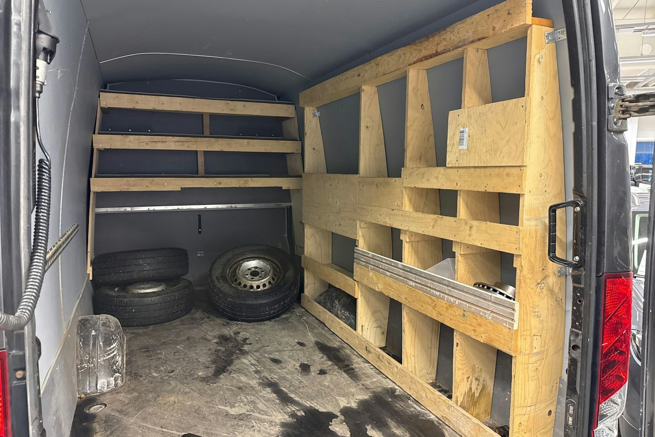 harmaa Iveco Daily 2017 kuva 16.